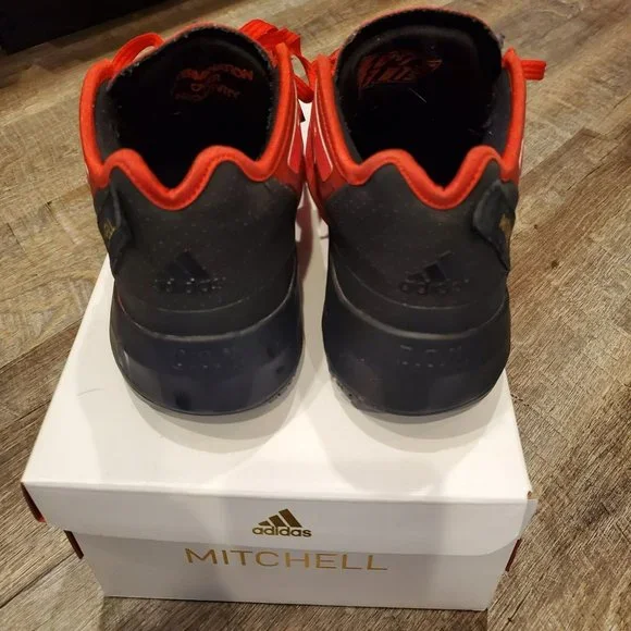 D.O.N issue 4 GX6886 Adidas Basketball Mens Size 9/Womens size 10 - Picture 6 of 9